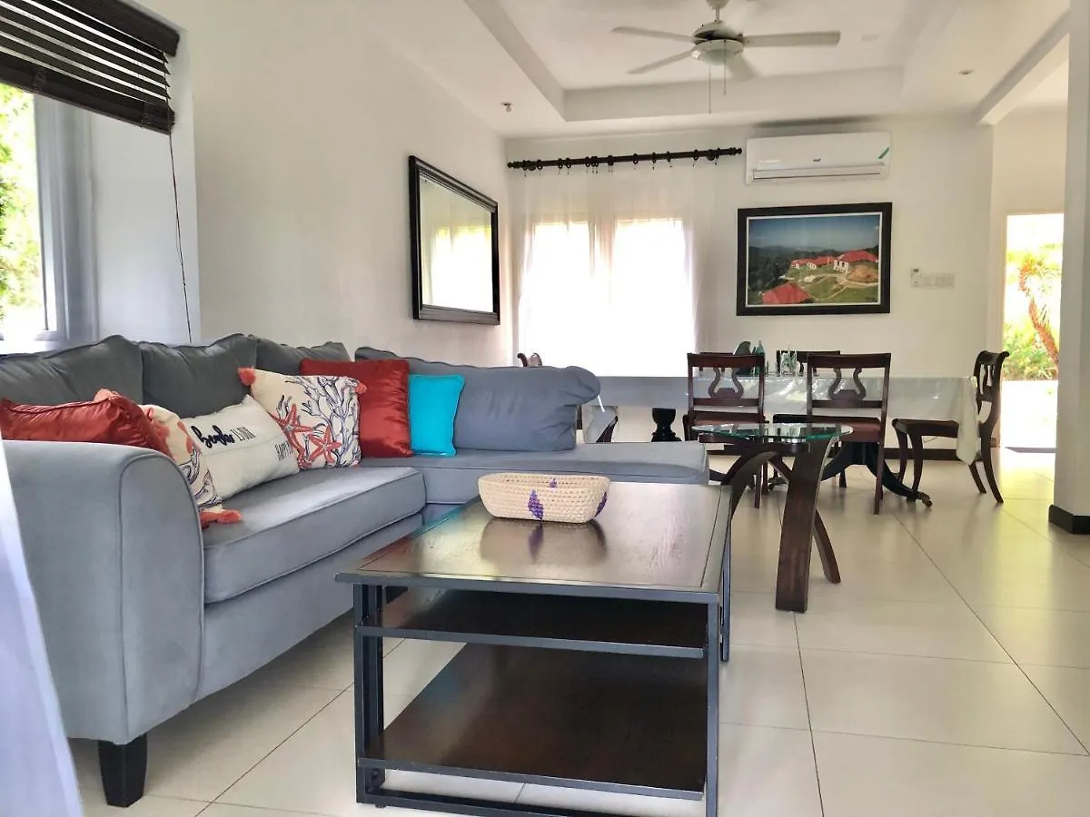 Cosy 4Bdr Beach House In Ochio Rios Ocho Rios