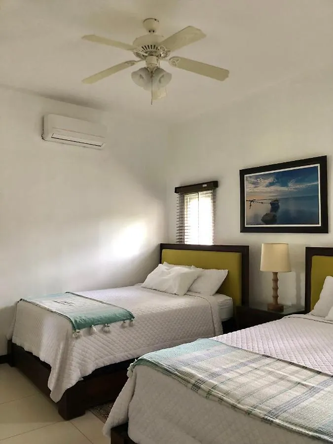Cosy 4Bdr Beach House In Ochio Rios Ocho Rios